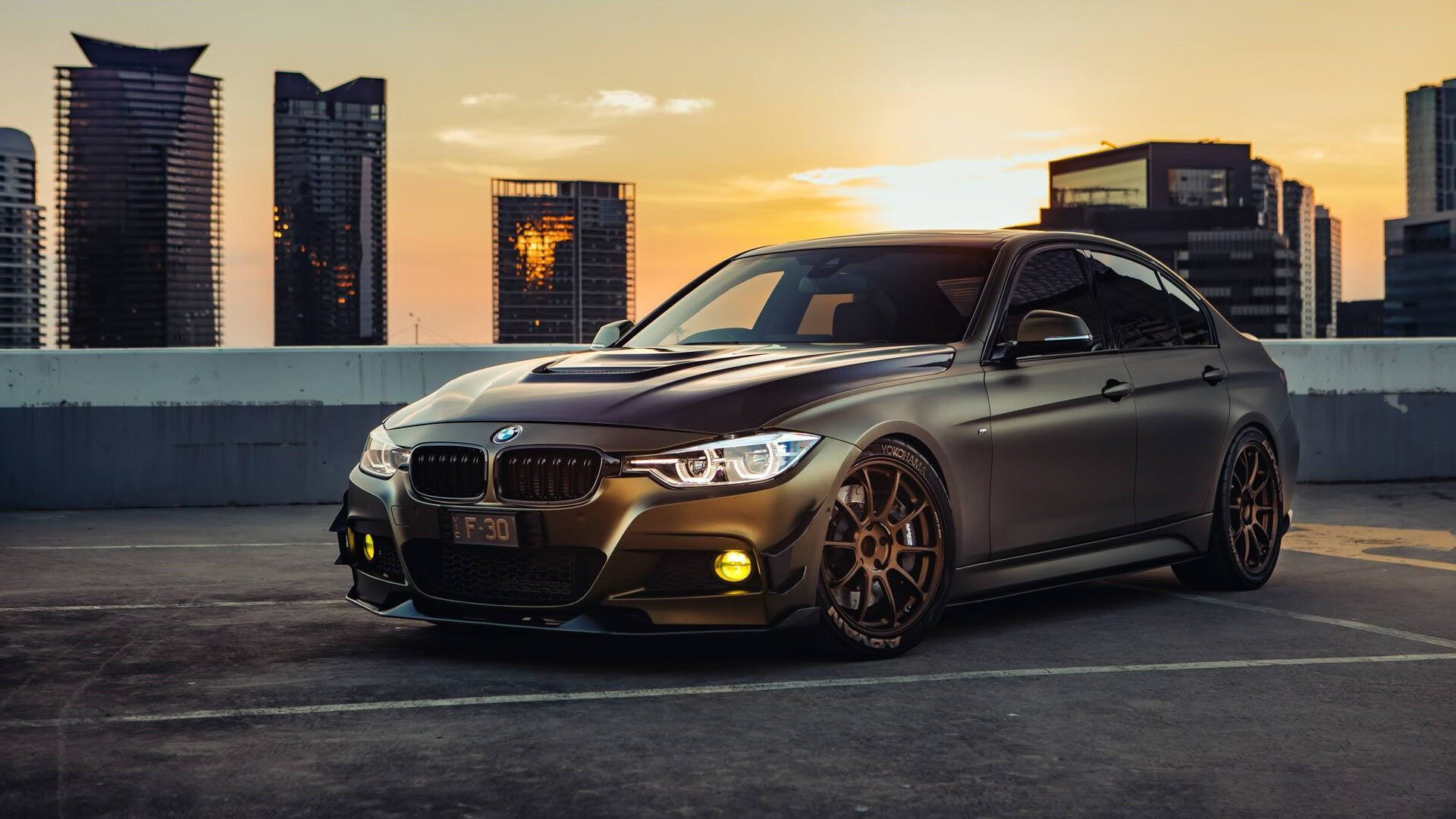 绘制“足球+旅游+体育”一体化发展产业链,推广城市足球文化,画一幅足球文化的画