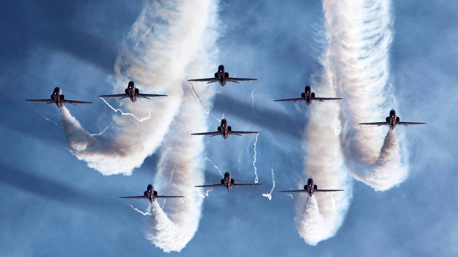 -游泳节奏控制意识强化，表现稳定，游泳技术动作